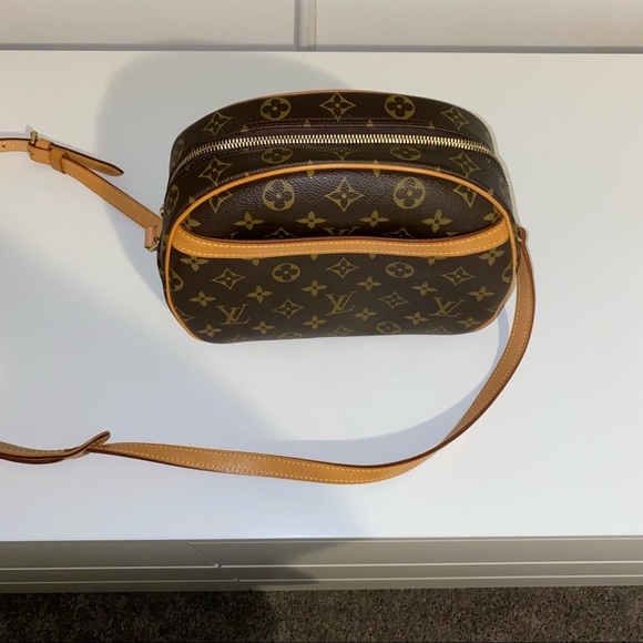 Louis Vuitton Monogram Blois Bag - Picture 5 of 10